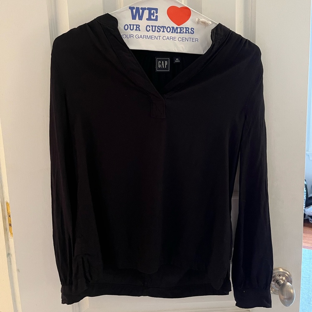 Gap Black V-Neck Long Sleeve Blouse